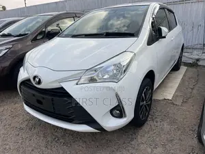 Toyota Vitz 1.3 AWD 5dr 2019 White