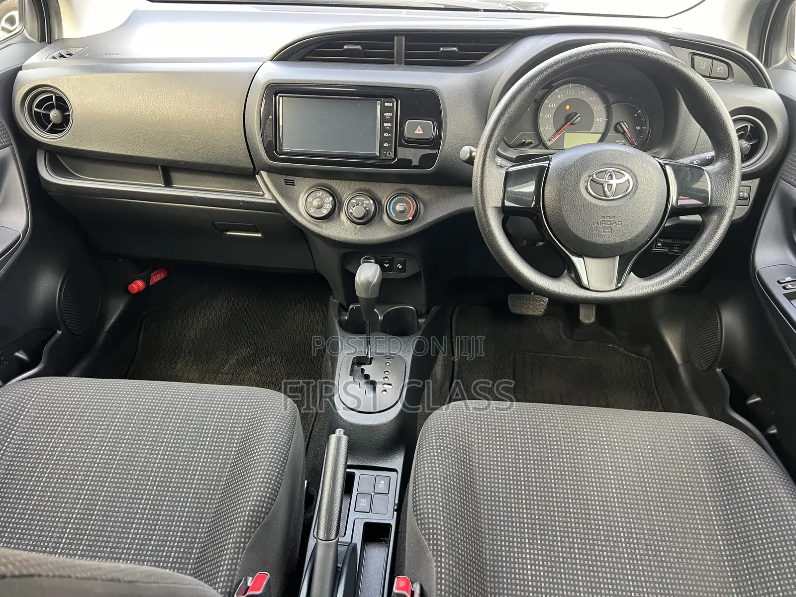 Toyota Vitz 1.3 AWD 5dr 2019 White