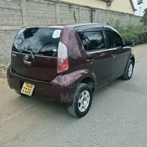 Toyota Passo 2011 Maroon