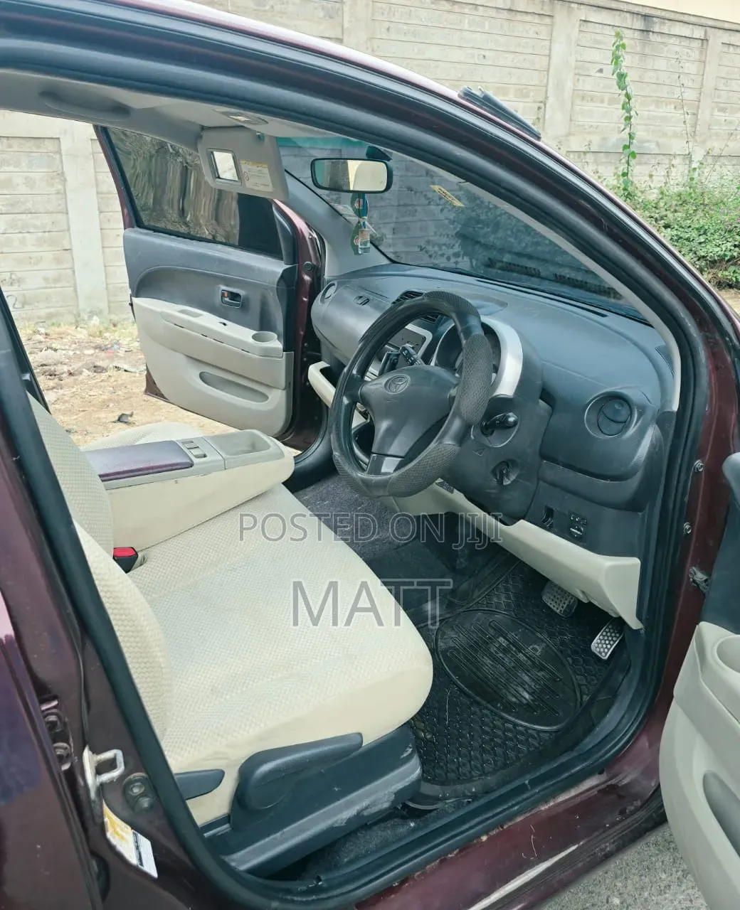 Toyota Passo 2011 Maroon