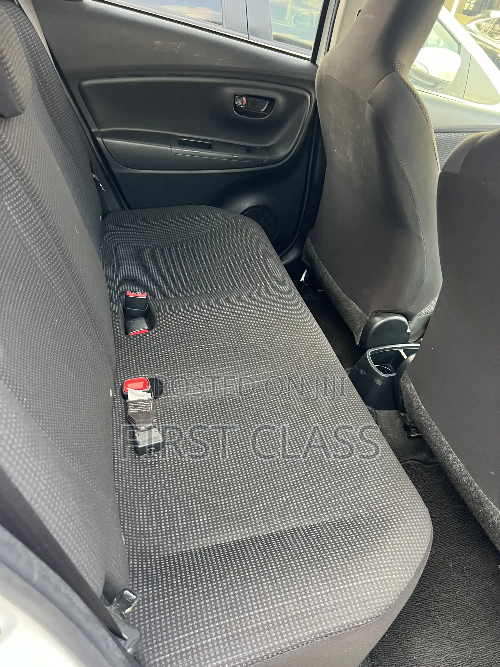 Toyota Vitz 1.3 AWD 5dr 2019 White