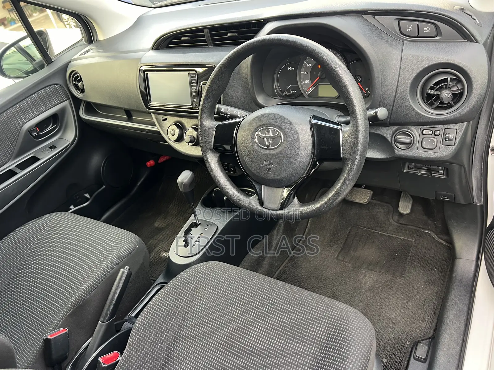 Toyota Vitz 1.3 AWD 5dr 2019 White