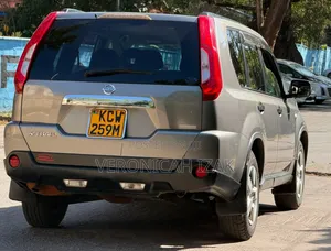 Nissan X-Trail 2012 Gray