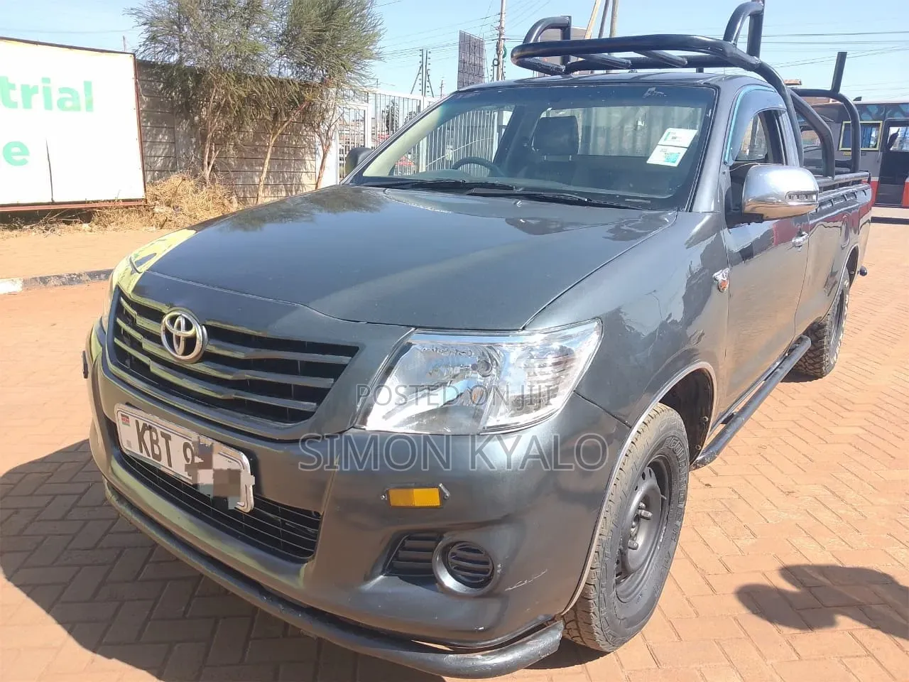 Toyota Hilux 2012 Gray