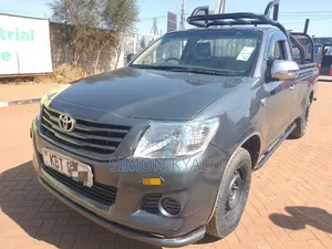 Toyota Hilux 2012 Gray
