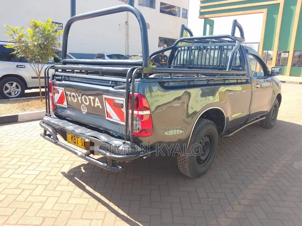 Toyota Hilux 2012 Gray