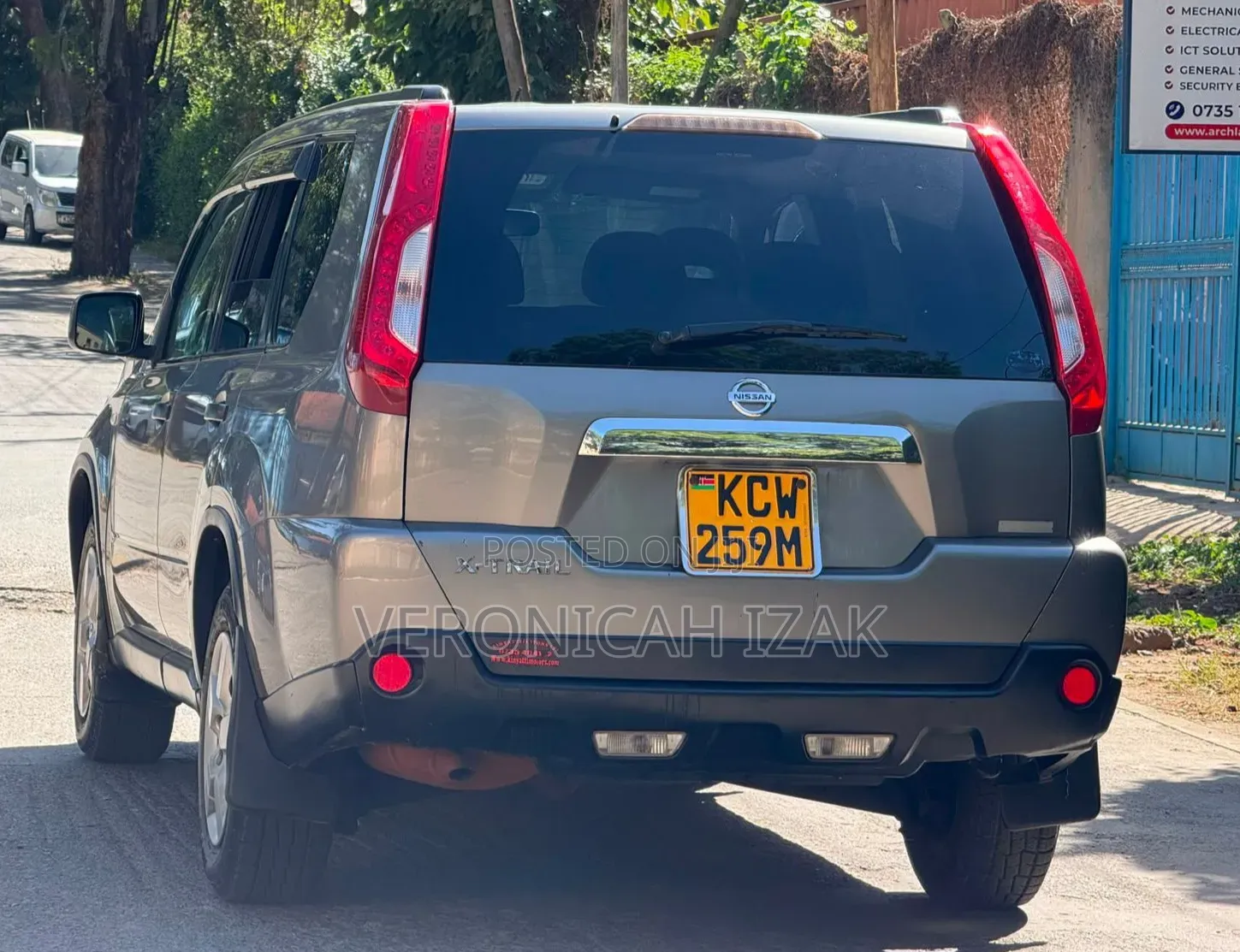 Nissan X-Trail 2012 Gray