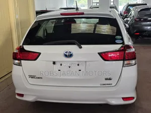 Toyota Corolla Fielder 1.5 Hybrid FWD 2018 Off white
