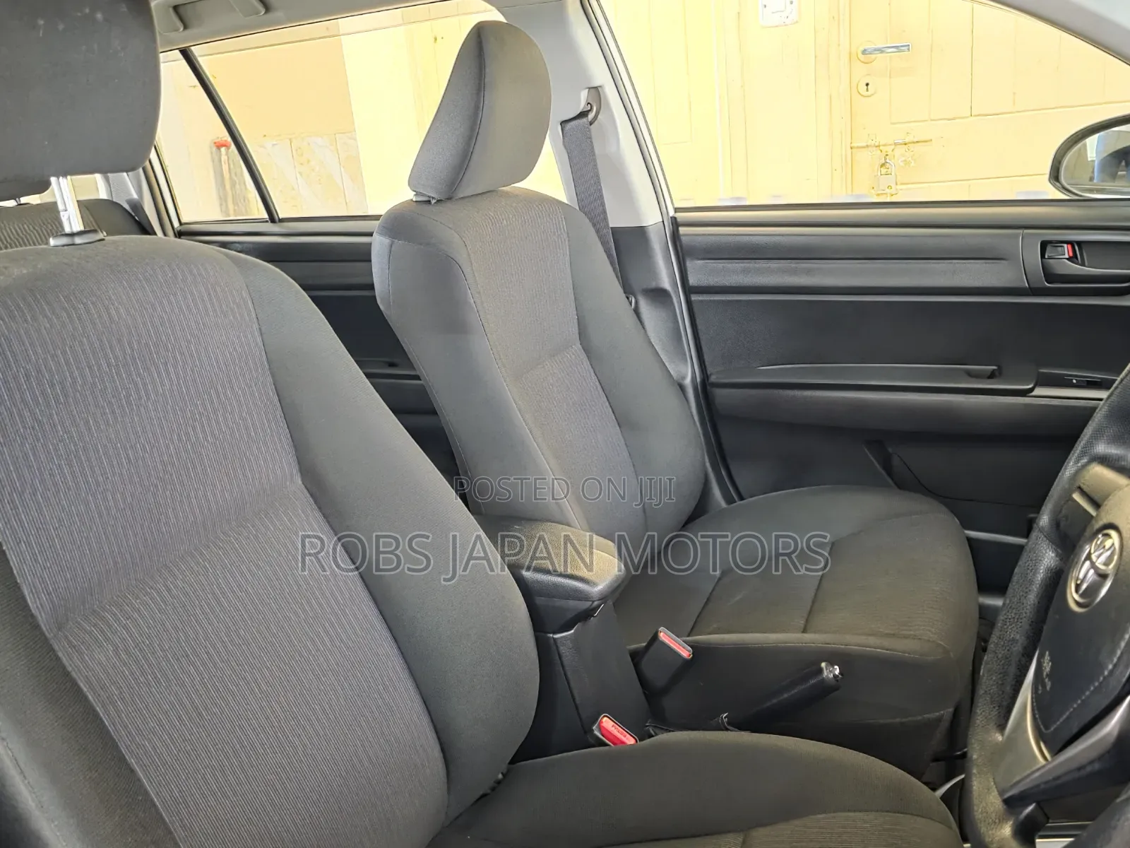 Toyota Corolla Fielder 1.5 Hybrid FWD 2018 Off white