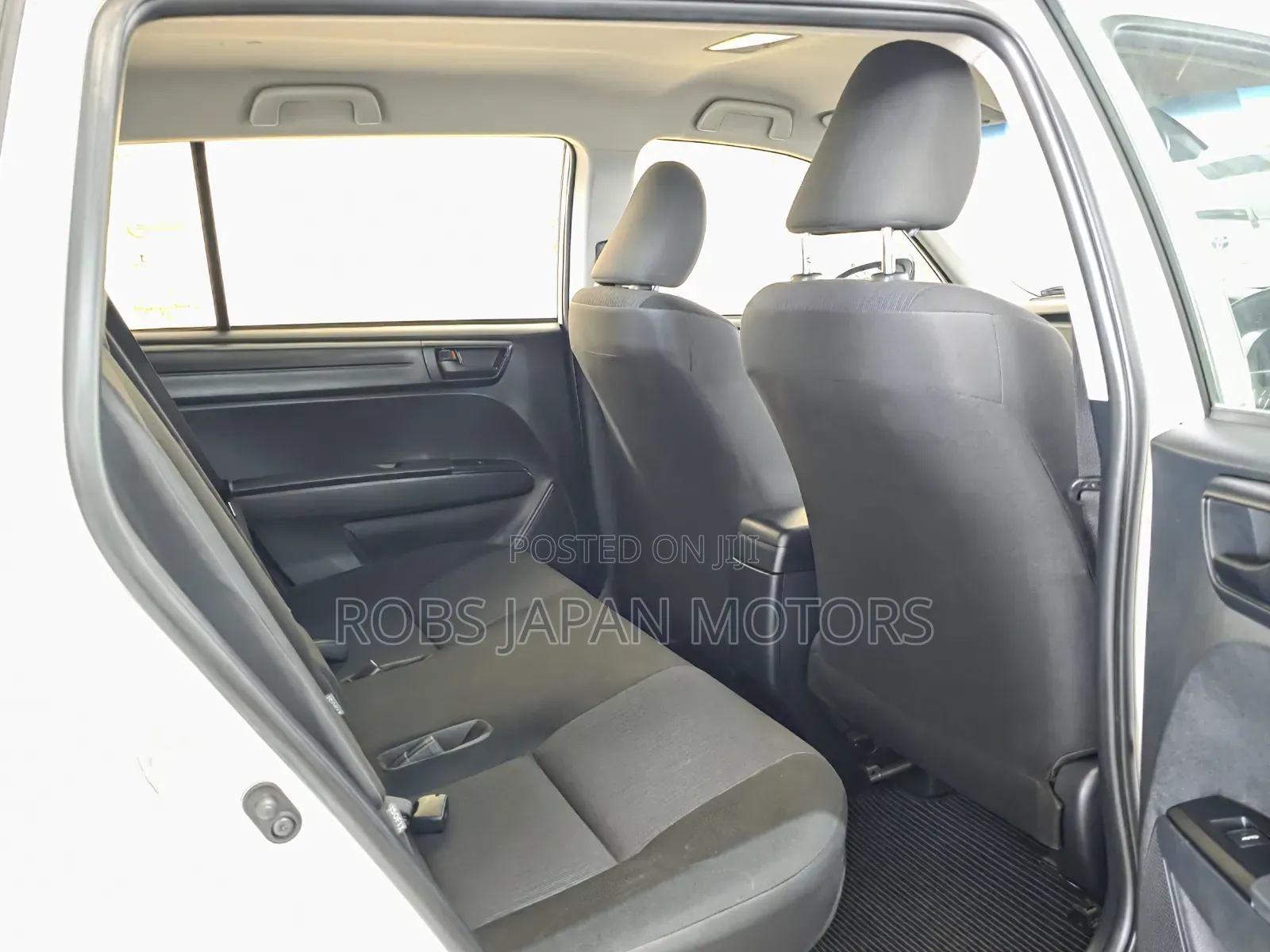 Toyota Corolla Fielder 1.5 Hybrid FWD 2018 Off white
