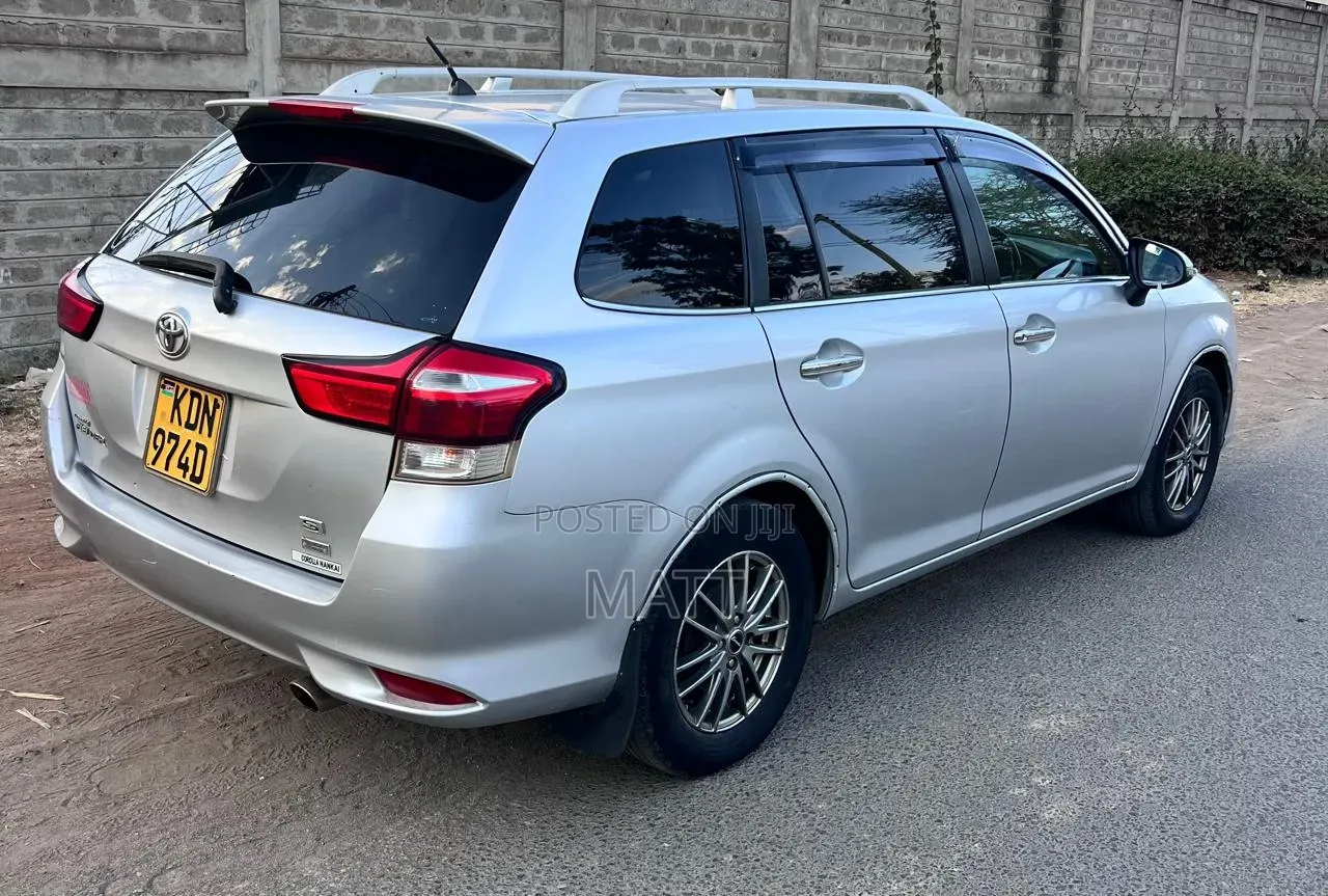 Toyota Corolla Fielder 2016 Silver