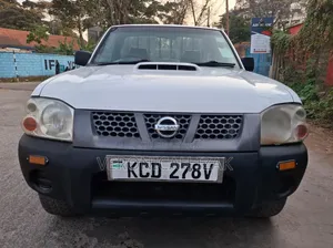Nissan Hardbody 2015 White