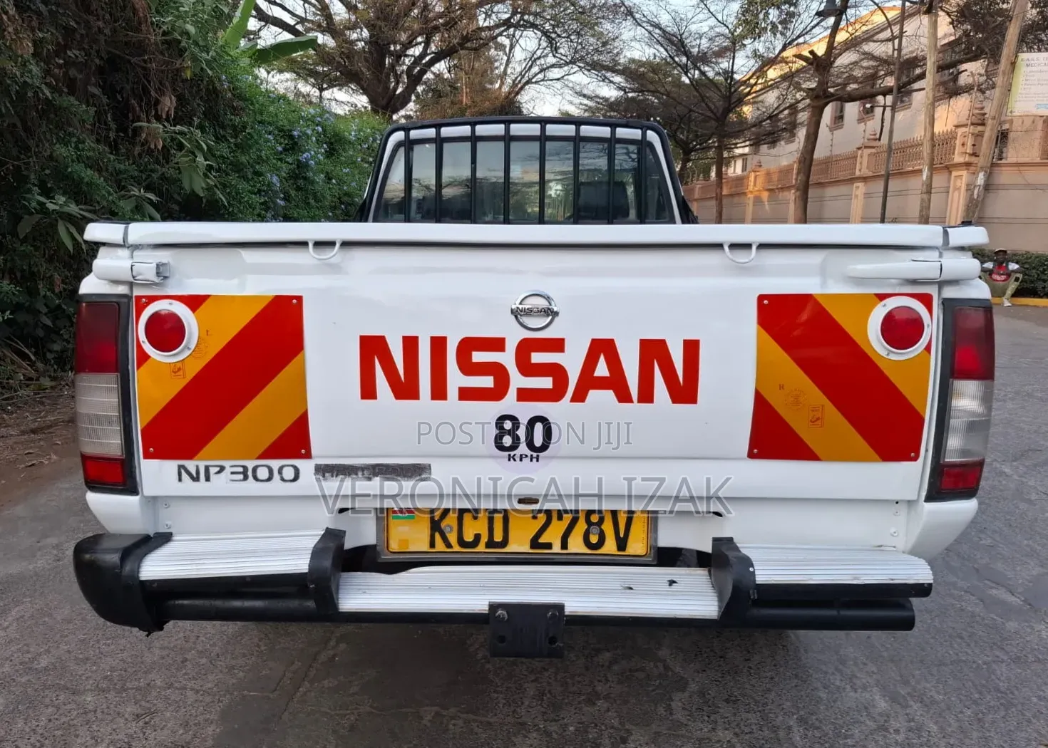 Nissan Hardbody 2015 White