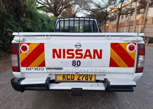 Nissan Hardbody 2015 White