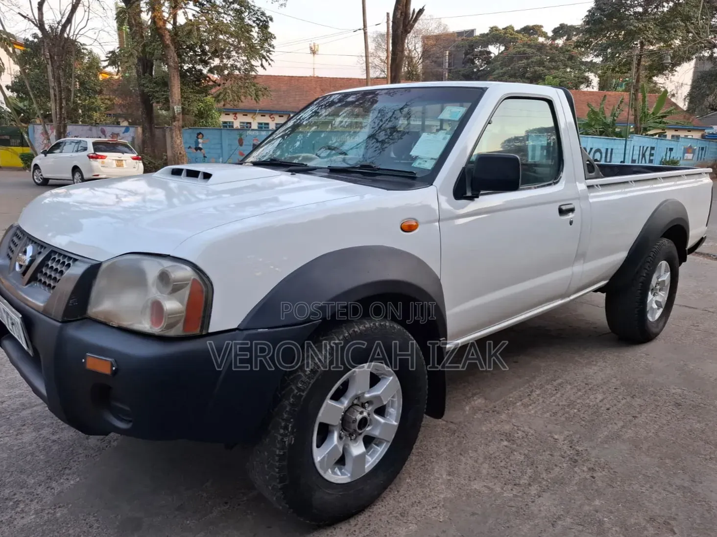 Nissan Hardbody 2015 White