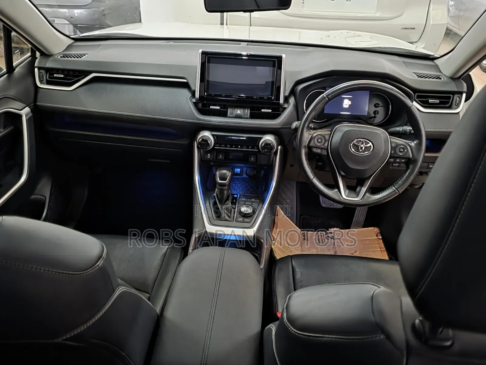 Toyota RAV4 XLE Premium AWD 2019 White