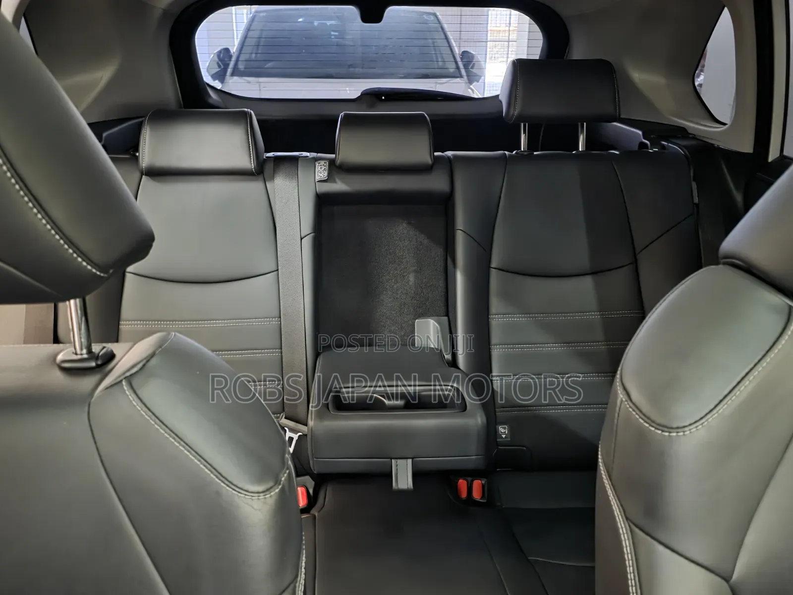 Toyota RAV4 XLE Premium AWD 2019 White