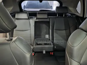 Toyota RAV4 XLE Premium AWD 2019 White