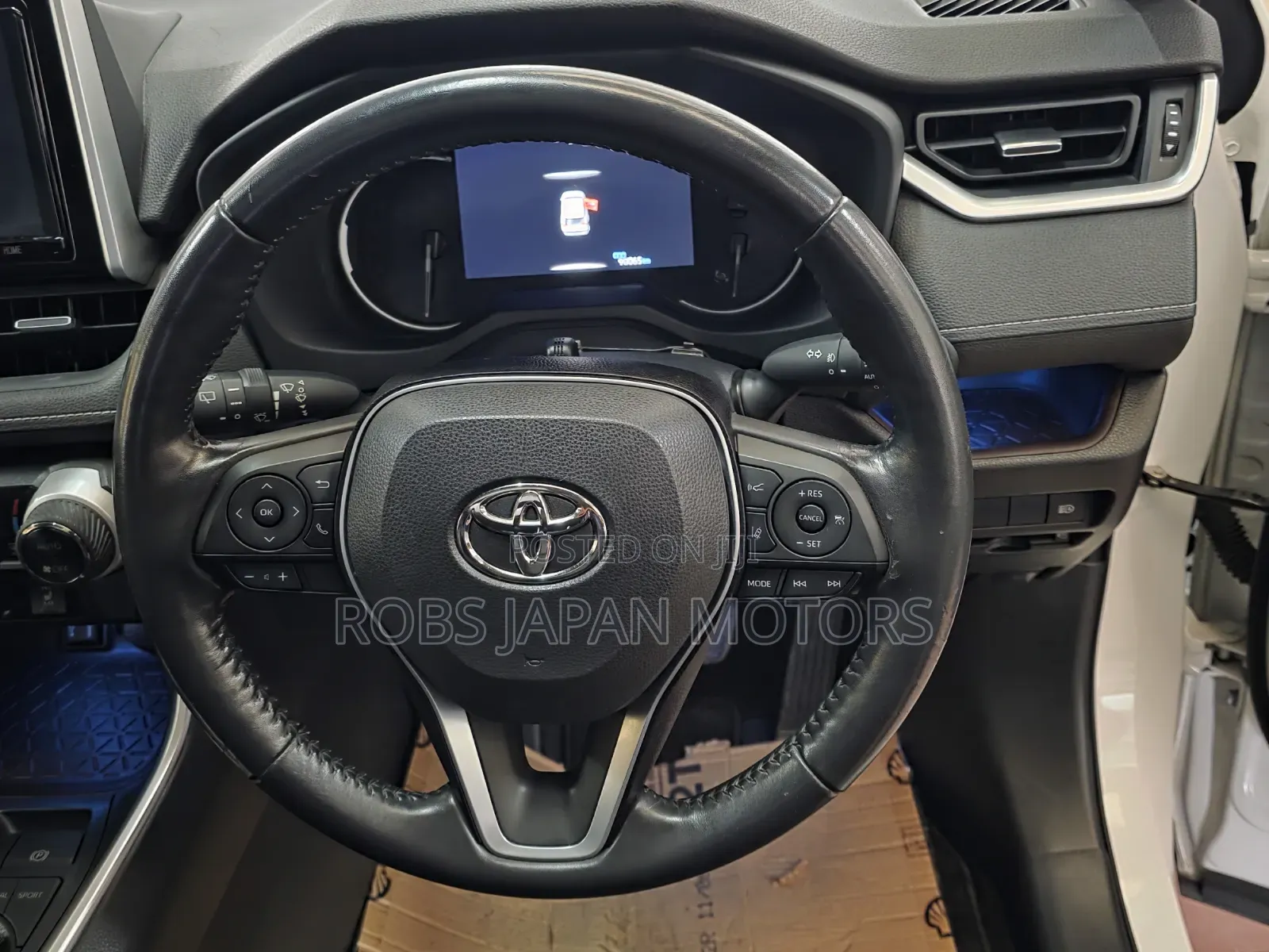 Toyota RAV4 XLE Premium AWD 2019 White