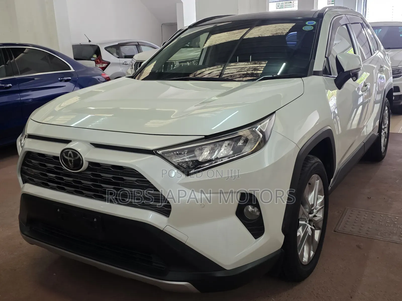 Toyota RAV4 XLE Premium AWD 2019 White