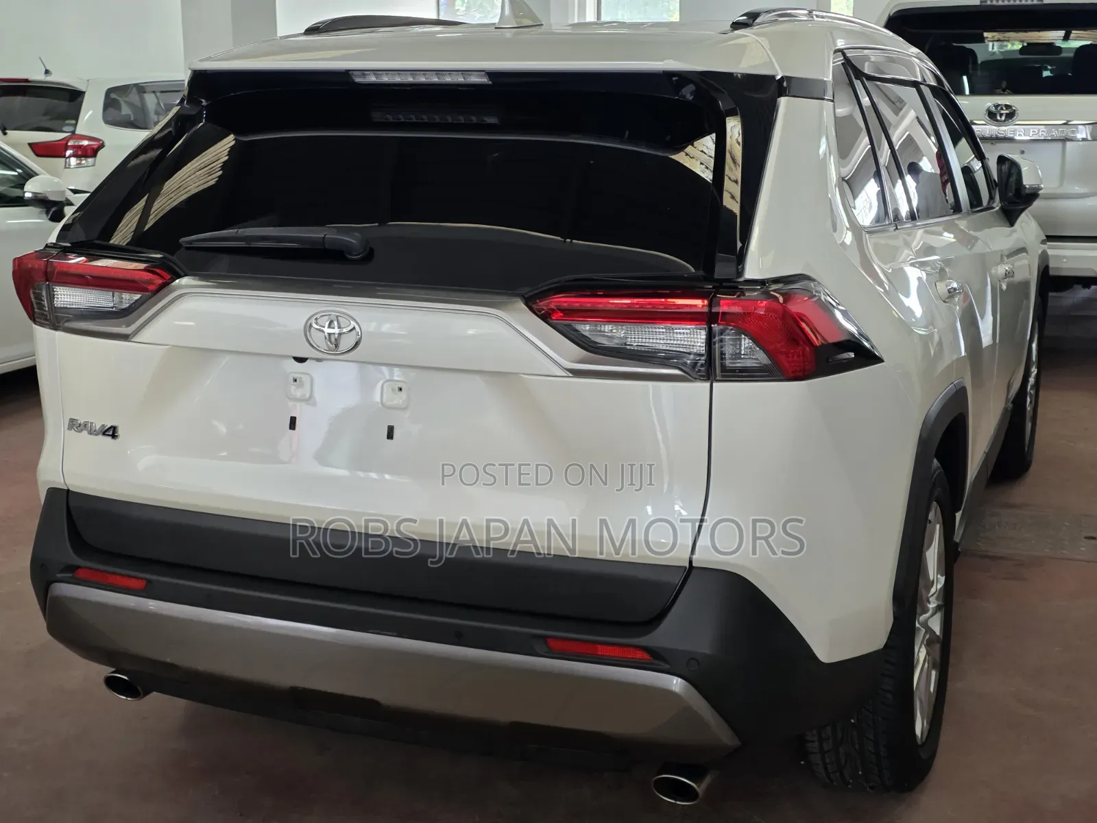 Toyota RAV4 XLE Premium AWD 2019 White