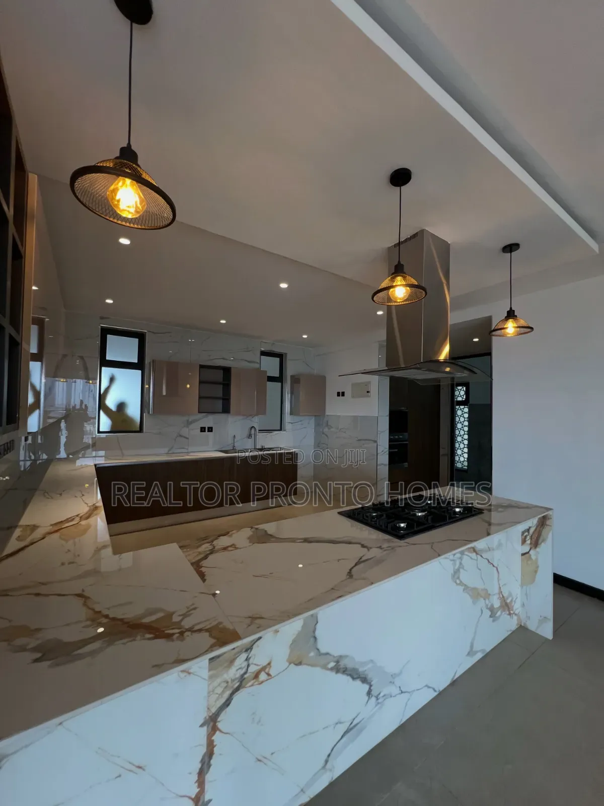 4bdrm Apartment in Riverside Drive for rent