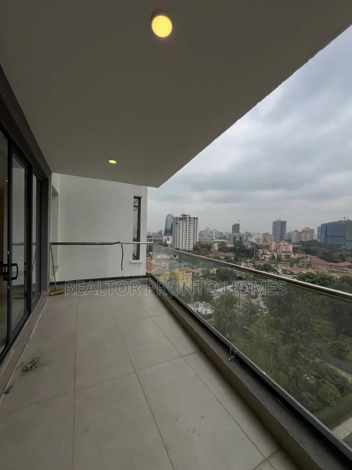 4bdrm Apartment in Riverside Drive for rent
