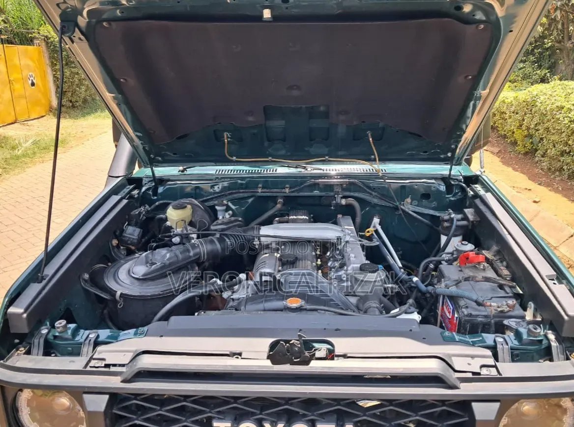 Toyota Land Cruiser 2014 Green