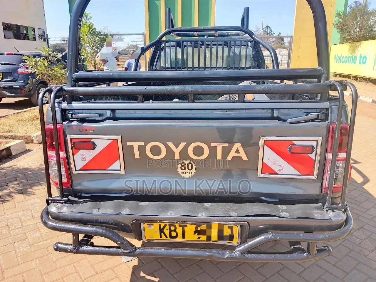 Toyota Hilux 2012 Gray