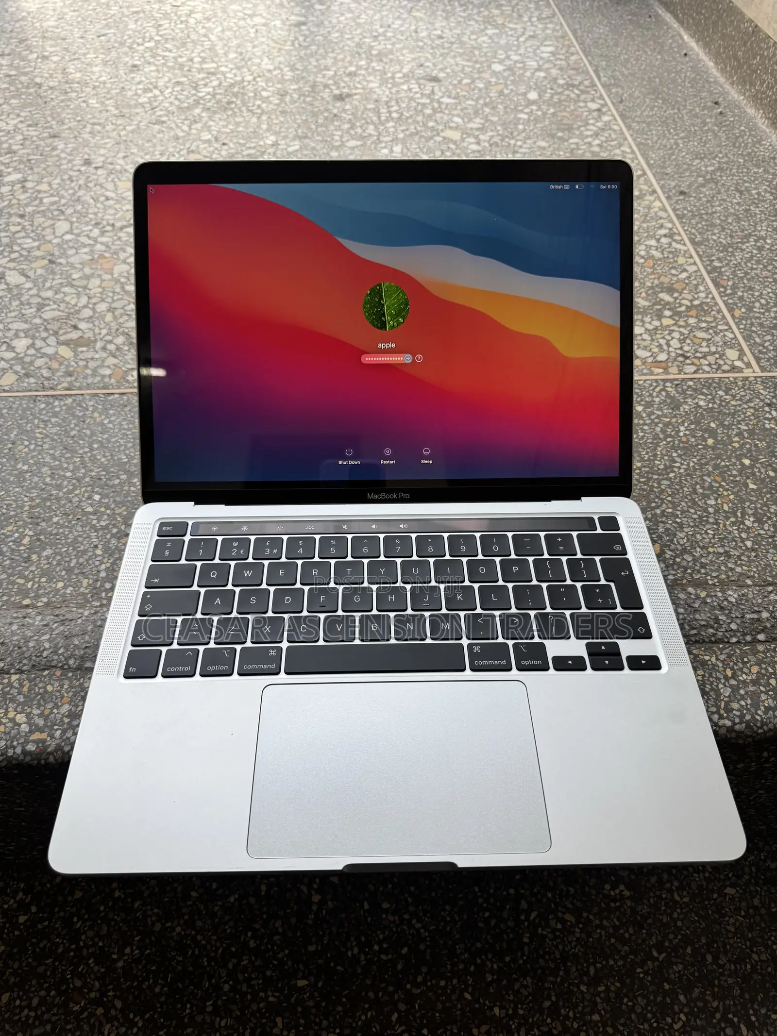 Laptop Apple MacBook Pro 2020 32GB Intel Core i7 SSD 512GB
