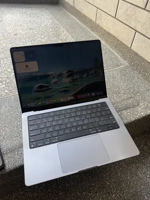 Laptop Apple MacBook Pro 2021 M1 16GB Apple M1 Pro SSD 1T