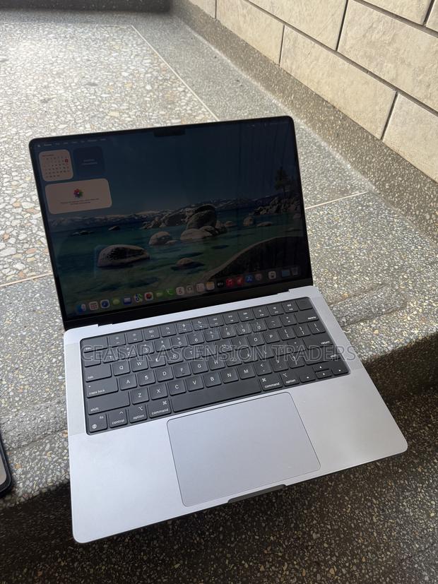 Laptop Apple MacBook Pro 2021 M1 16GB Apple M1 Pro SSD 1T
