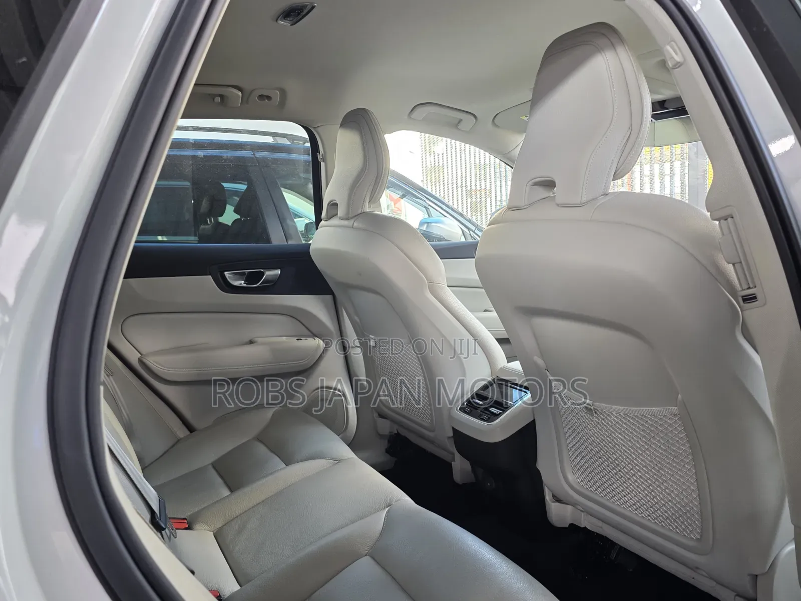 Volvo XC60 T5 Momentum AWD 2019 Pearl