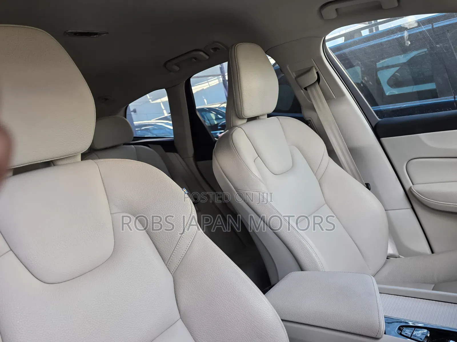 Volvo XC60 T5 Momentum AWD 2019 Pearl