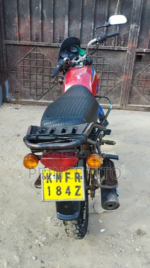 Bajaj Boxer 150 UG 2021 Red