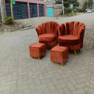 2 Stylish Flower Pedicure Seaty With 2 Matching Stools