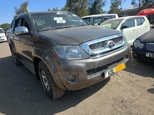 Toyota Hilux 2009 Gold