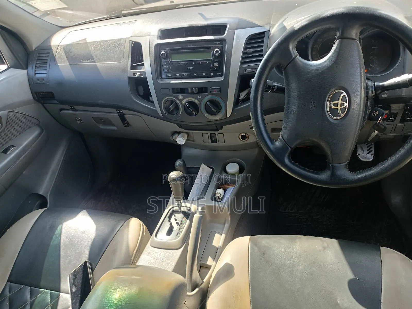 Toyota Hilux 2009 Gold