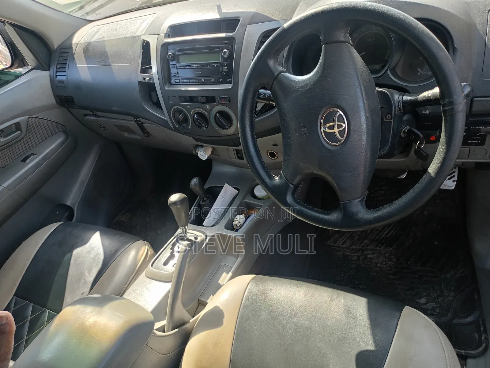 Toyota Hilux 2009 Gold
