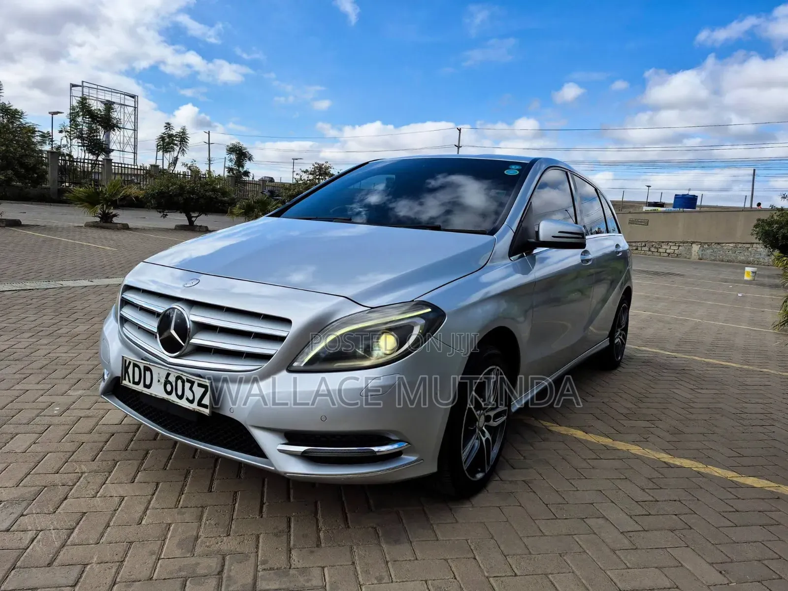 Mercedes-Benz B-Class B180 Petrol 2014 Silver