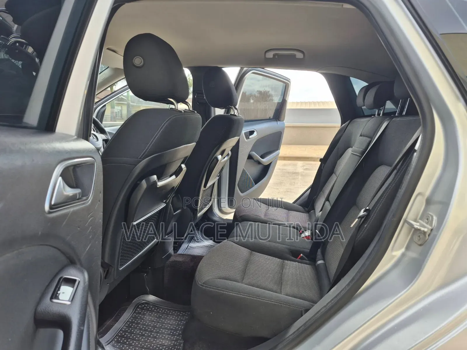 Mercedes-Benz B-Class B180 Petrol 2014 Silver