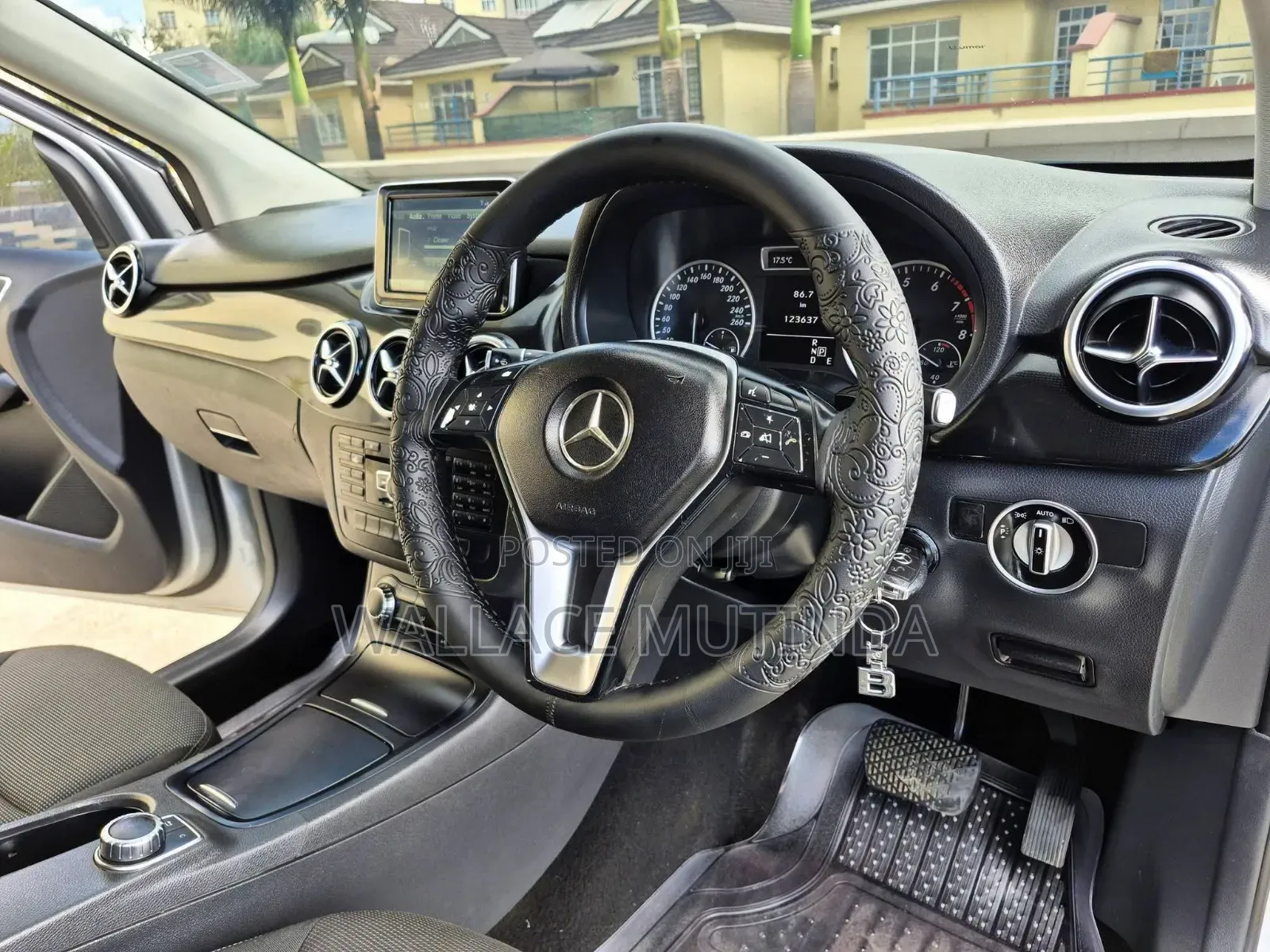 Mercedes-Benz B-Class B180 Petrol 2014 Silver