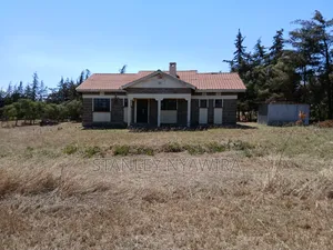 3acreas With Three Bedroom House Buy and Settle
