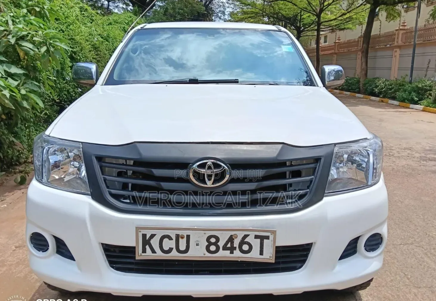 Toyota Hilux 2012 White