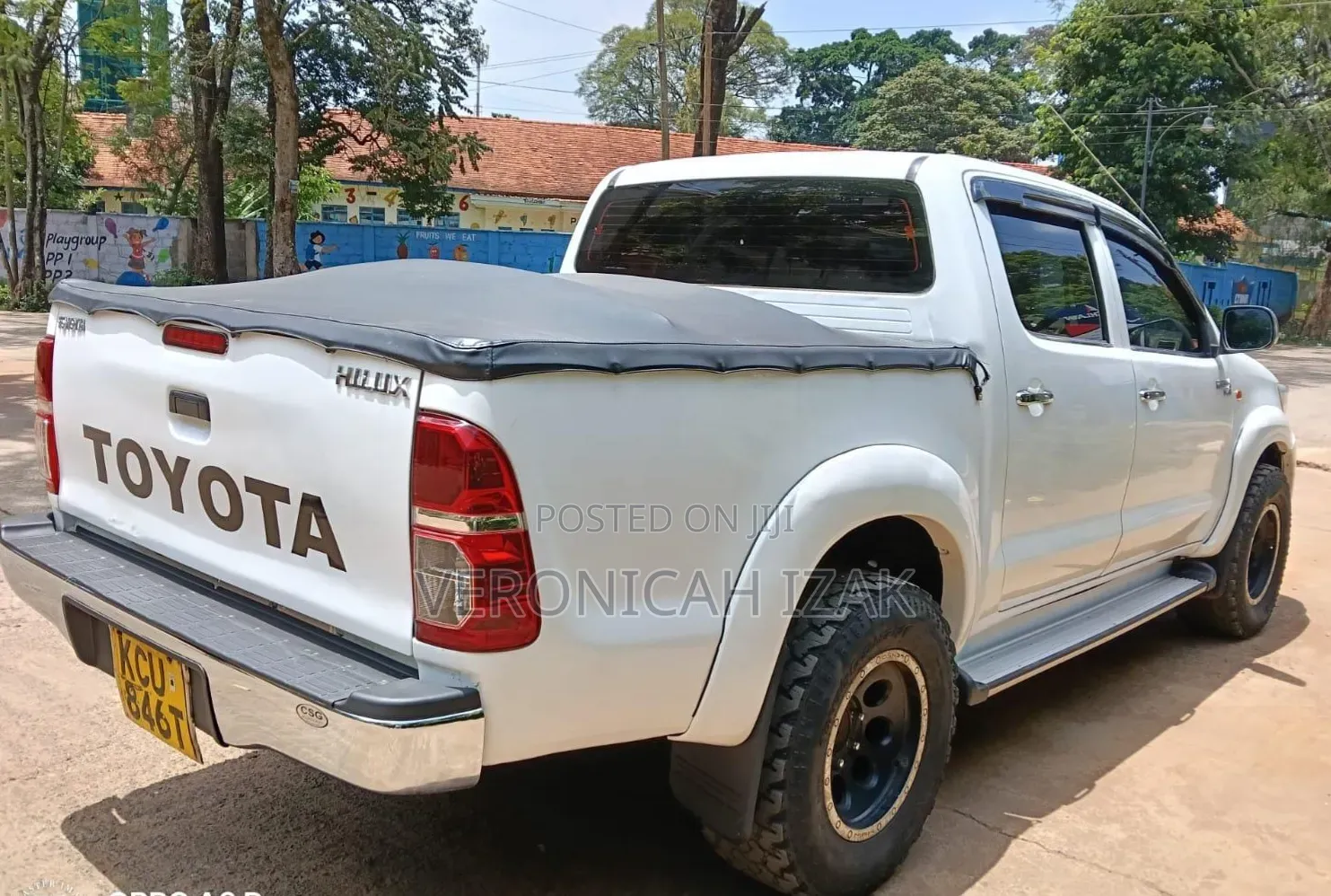 Toyota Hilux 2012 White