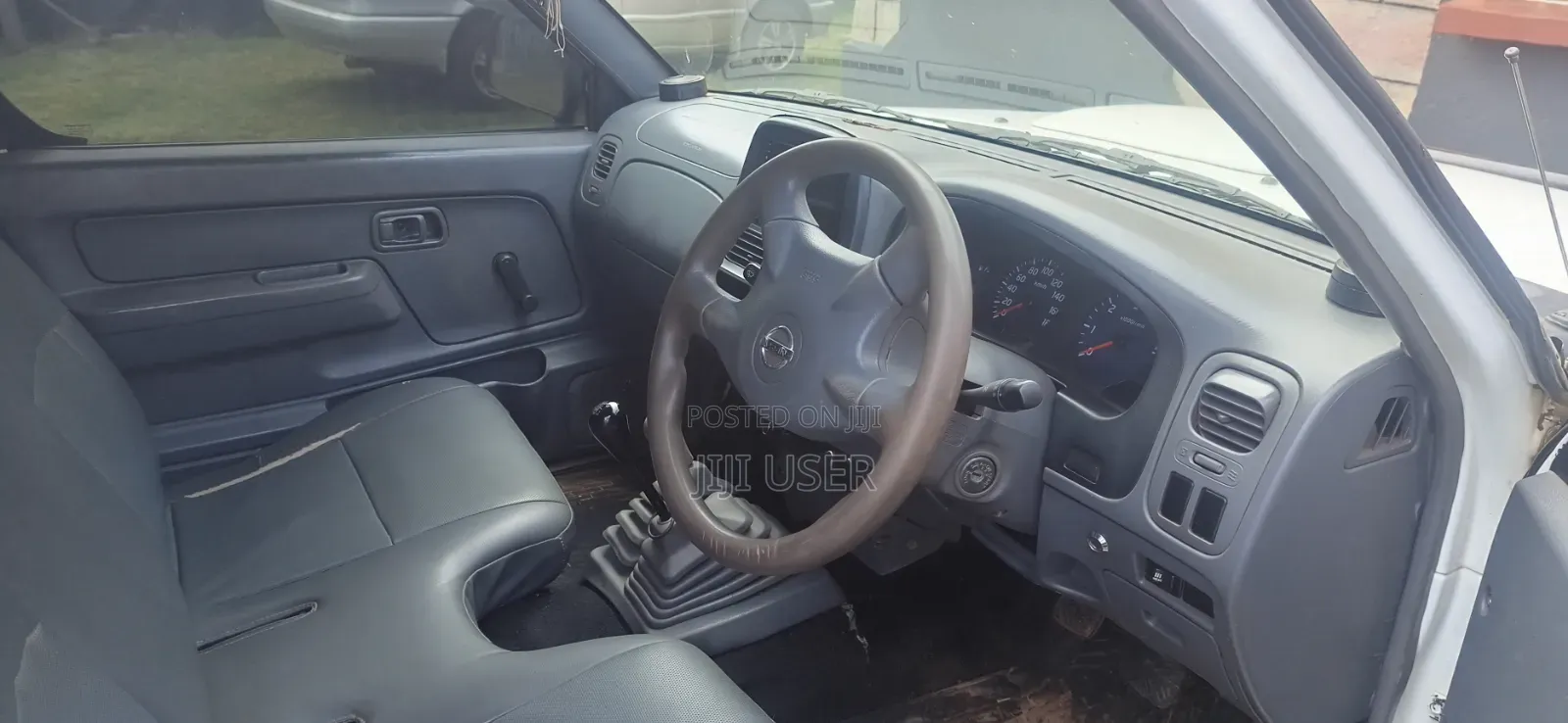 Nissan Pick-Up 2016 White