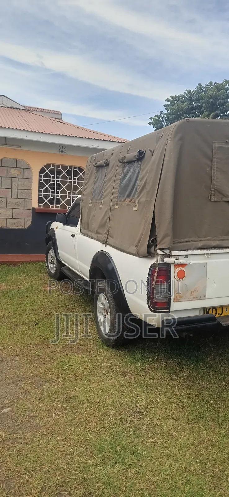Nissan Pick-Up 2016 White