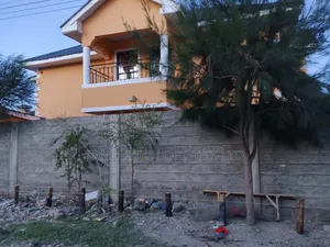4bdrm Maisonette in Parliament Road, Katani for sale