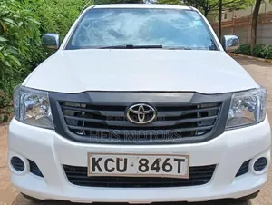 Toyota Hilux 2012 White