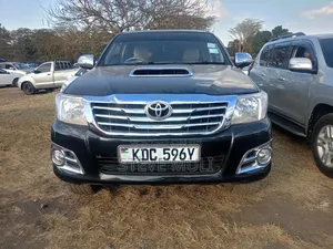 Toyota Hilux 2014 Black